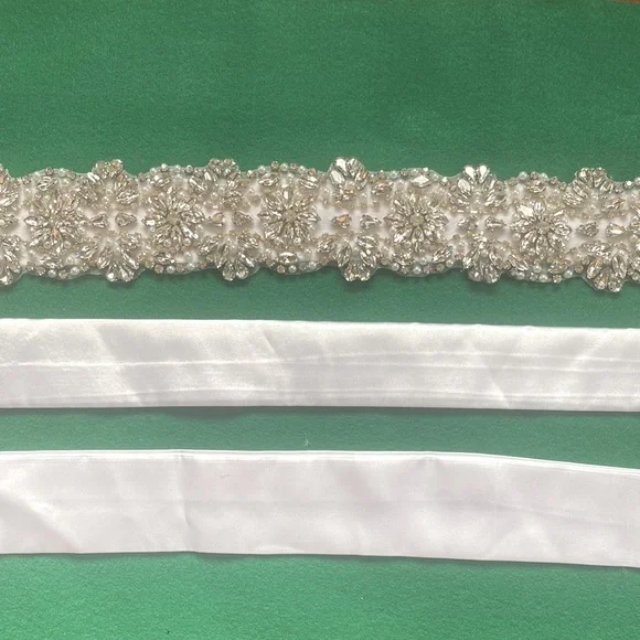 Accessories | Extra Long White Sash 115 Inches In Length  display picture 1